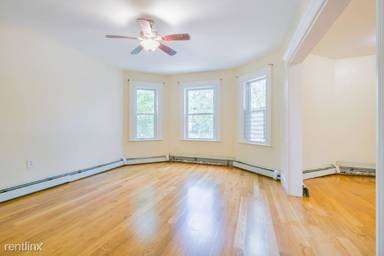 Main picture of 245 Columbia Rd