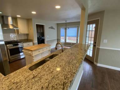Main picture of 2562 Ashwood Ct