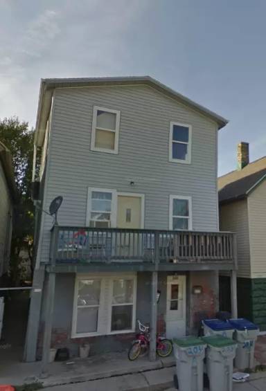 Main picture of 2033 S 15th Pl
