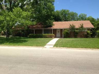Main picture of 2000 Prather Dr