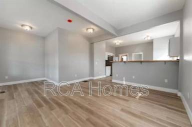 Main picture of 648 W 30th St