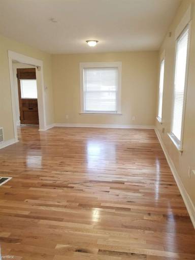 Main picture of 48 Pond St