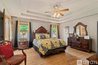 Main picture of 4673 S Forest Ave
