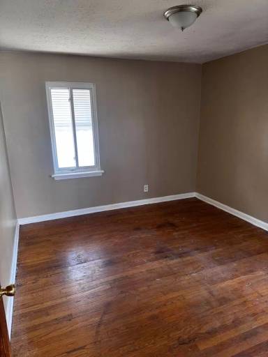 Main picture of 15305 Benhoff Dr