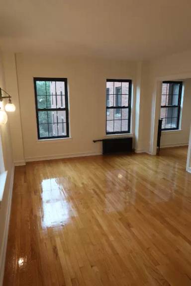 Main picture of 426 W Briar Pl
