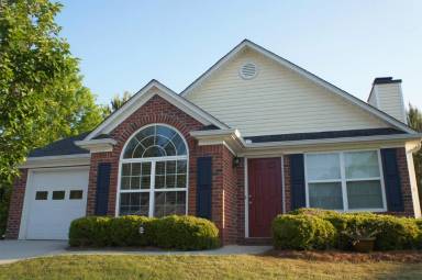 Main picture of 100 Pine Bark Ln
