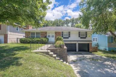 Main picture of 505 E 90th Ter