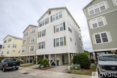 Main picture of Live on the Island with a View of the Ocean