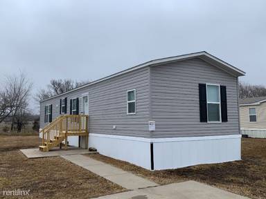 Main picture of 692 Mills Dr