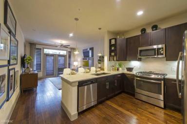 Main picture of 4978 Heights Area