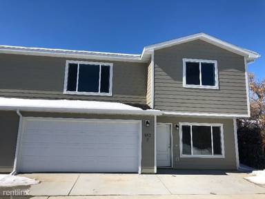 Main picture of 912 Midway Ln