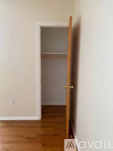 Main picture of 10145 120th St