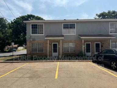 Main picture of 901 S Mesquite St