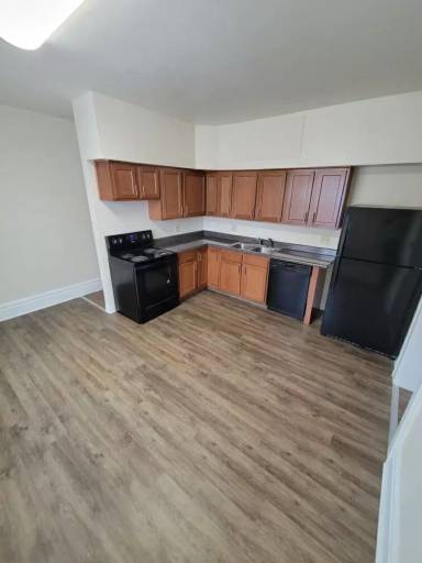 Main picture of 469 E Tompkins St