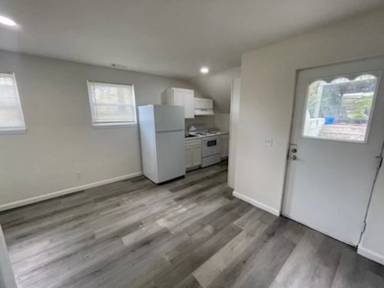 Main picture of 395 Monroe St