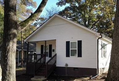 Main picture of 1300 Brookdale St