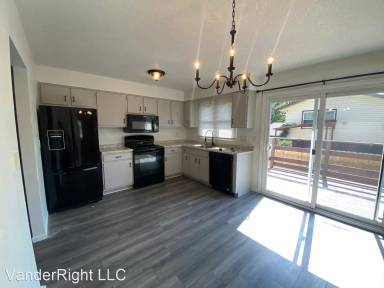 Main picture of 2805 E Klondike Trl