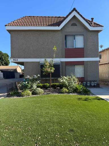 Main picture of 922 Benito Ave