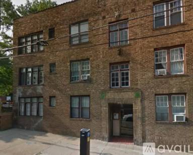 Main picture of 5860 Forward Ave