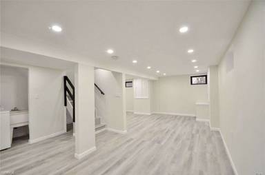 Main picture of 6833 Dartmouth St
