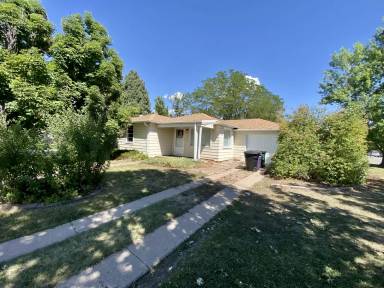 Main picture of 3084 S Eudora St
