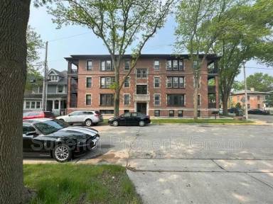 Main picture of 600 S Brearly St