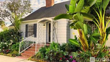 Main picture of 9022 Alcott St