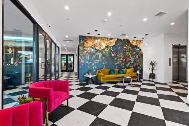 Main picture of 7650 Van Nuys Blvd