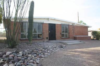 Main picture of 630 W Coventry Dr
