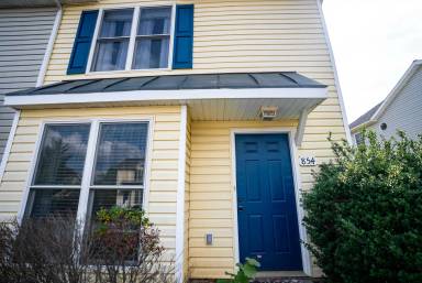 Main picture of 854 Merlins Way