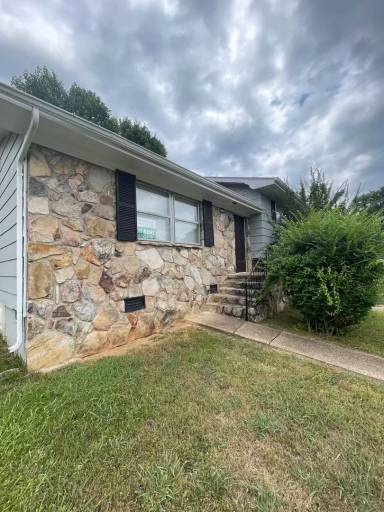Main picture of 6005 Hillcrest Dr