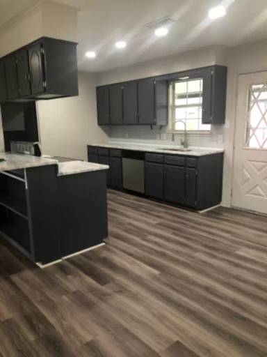 Main picture of 1402 Lawyers Ln