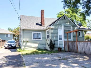 Main picture of 955 Chambers St