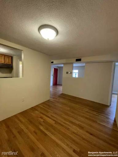 Main picture of 385 Dorchester St