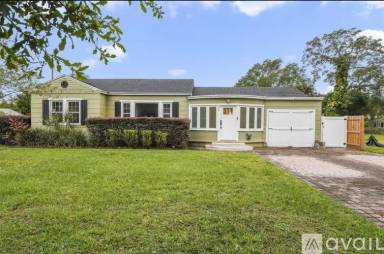Main picture of 826 Floral Dr