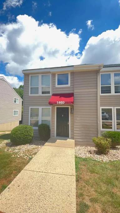 Main picture of 1460 Devon Ln