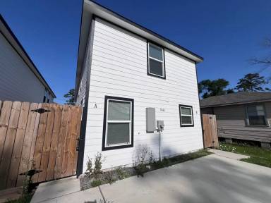 Main picture of 9243 Seeker St