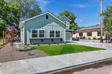 Main picture of 3692 W Anderson St