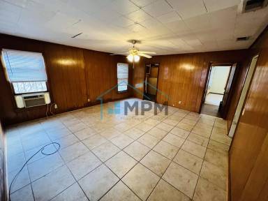 Main picture of 2300 Spencer Ave