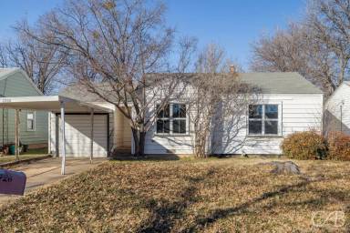 Main picture of 1726 S 22nd St
