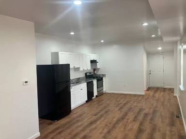 Main picture of 564 Berkley St