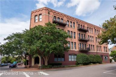 Main picture of 230 W Tazewell St