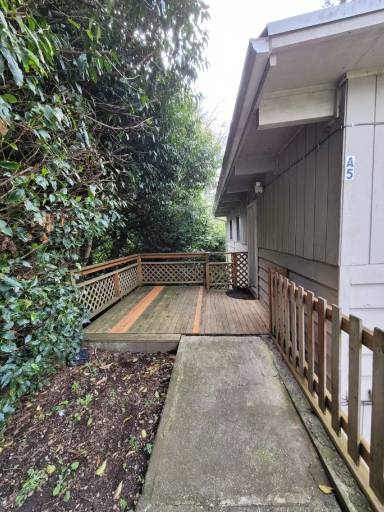 Main picture of 106 243rd Pl SE