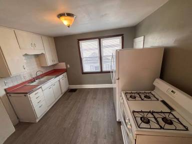 Main picture of 1239 1/2 35th St