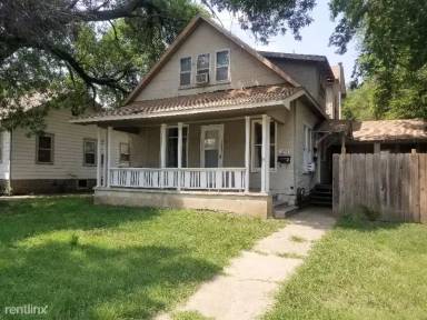 Main picture of 1716 W Maple St