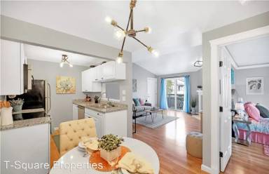 Main picture of Woodland Hills Condos