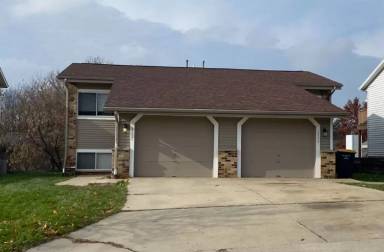 Main picture of 3355 S 113th St