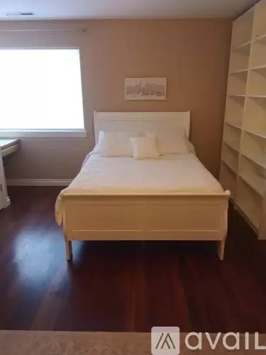 Main picture of 2281 Baum St