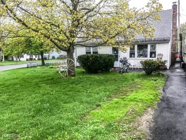 Main picture of 18 Whitney Rd