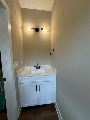 Main picture of 71 Luke Ct